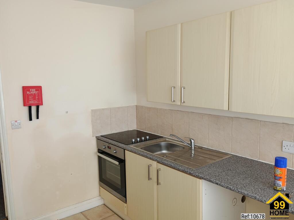 1 bed 1st Floor Flat for rent in Banwell. From gLocalAgents.co.uk - Covering Nationwide