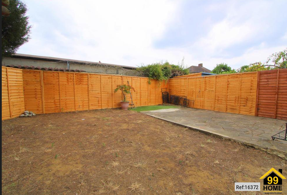 3 bed Semi-detached bungalow for rent in Carshalton. From gLocalAgents.co.uk - Covering Nationwide