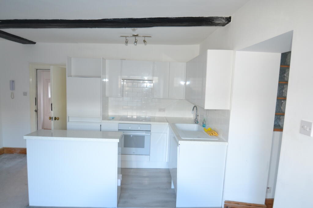 1 bed 1st Floor Flat for rent in Godalming. From gLocalAgents.co.uk - Covering Nationwide 1 bed 1st Floor Flat for rent in Godalming. From gLocalAgents.co.uk - Covering Nationwide