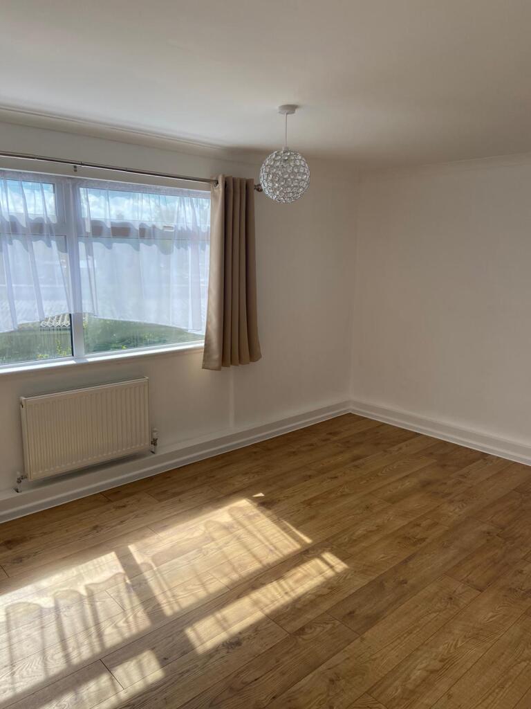 2 bed 1st Floor Flat for rent in Ashford. From gLocalAgents.co.uk - Covering Nationwide
