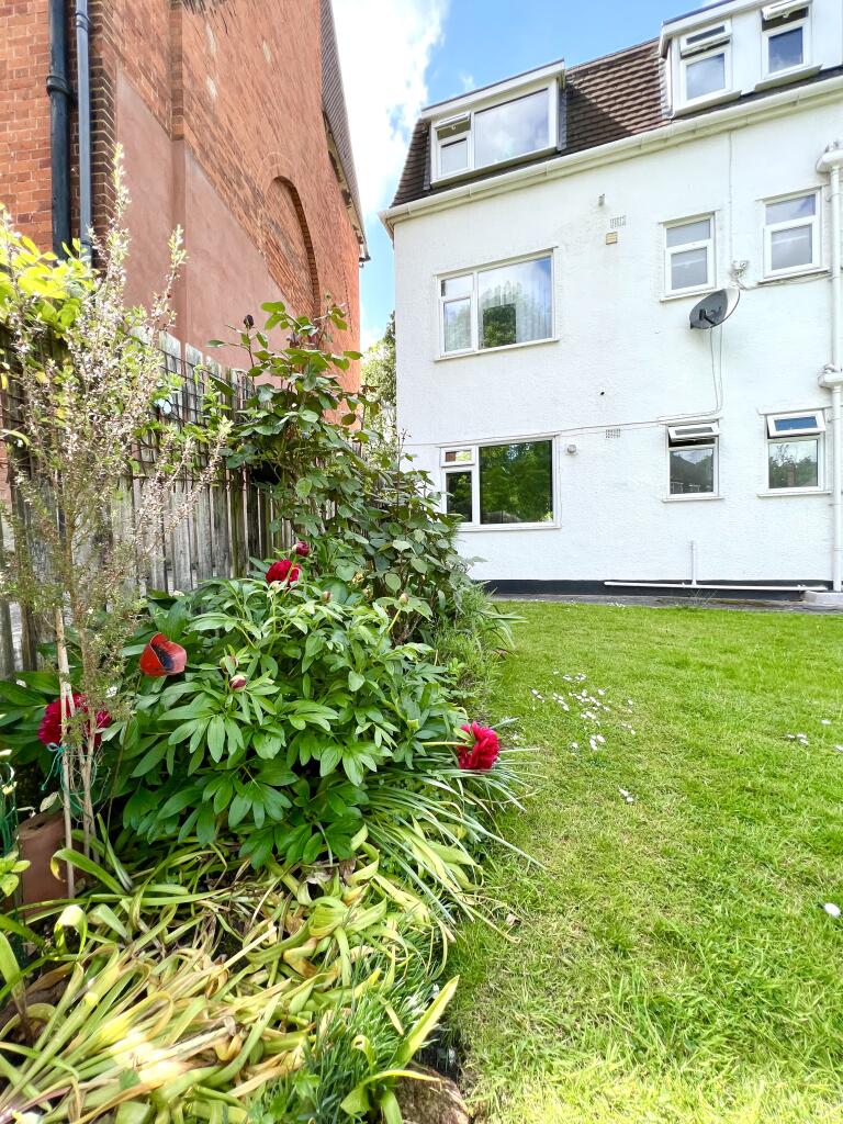 2 bed 1st Floor Flat for rent in Beckenham. From gLocalAgents.co.uk - Covering Nationwide