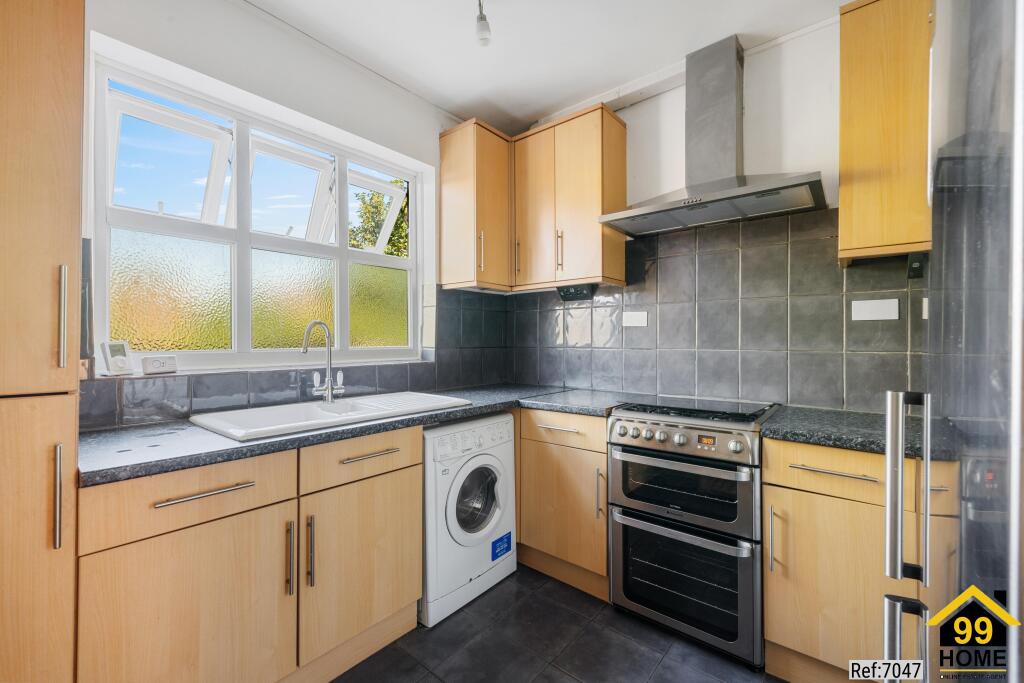 2 bed 1st Floor Flat for rent in Penge. From gLocalAgents.co.uk - Covering Nationwide