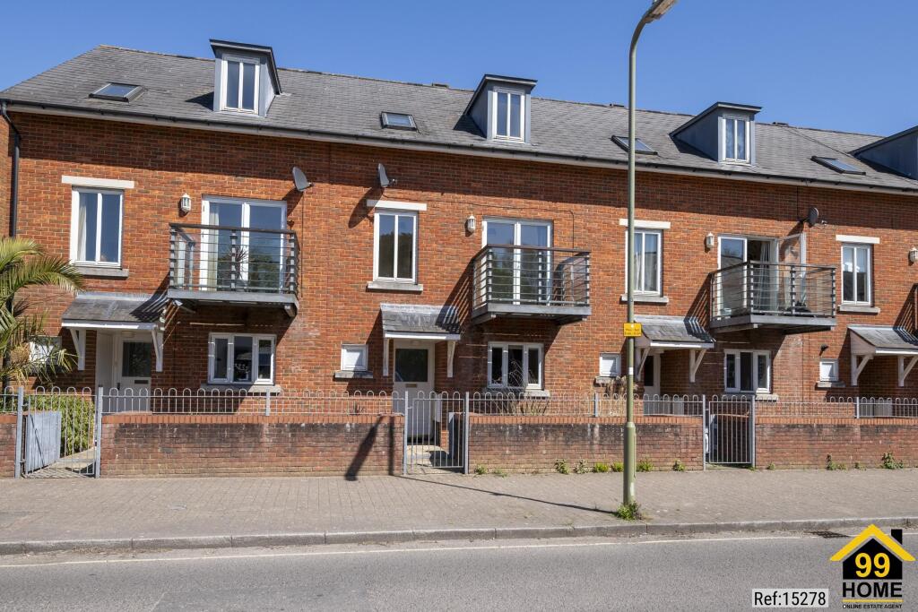 4 bed Mid Terraced House for rent in Hythe. From gLocalAgents.co.uk - Covering Nationwide 4 bed Mid Terraced House for rent in Hythe. From gLocalAgents.co.uk - Covering Nationwide