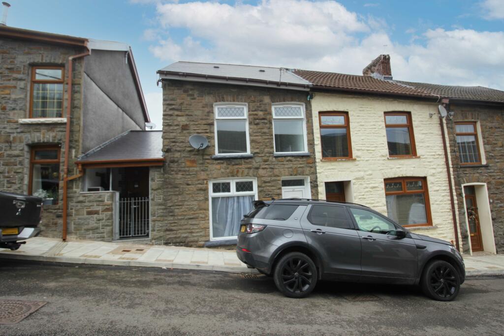 2 bed Mid Terraced House for rent in Ferndale. From Landlords Letting Company