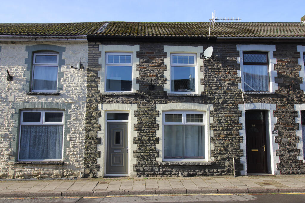 3 bed Mid Terraced House for rent in Pontygwaith. From Landlords Letting Company