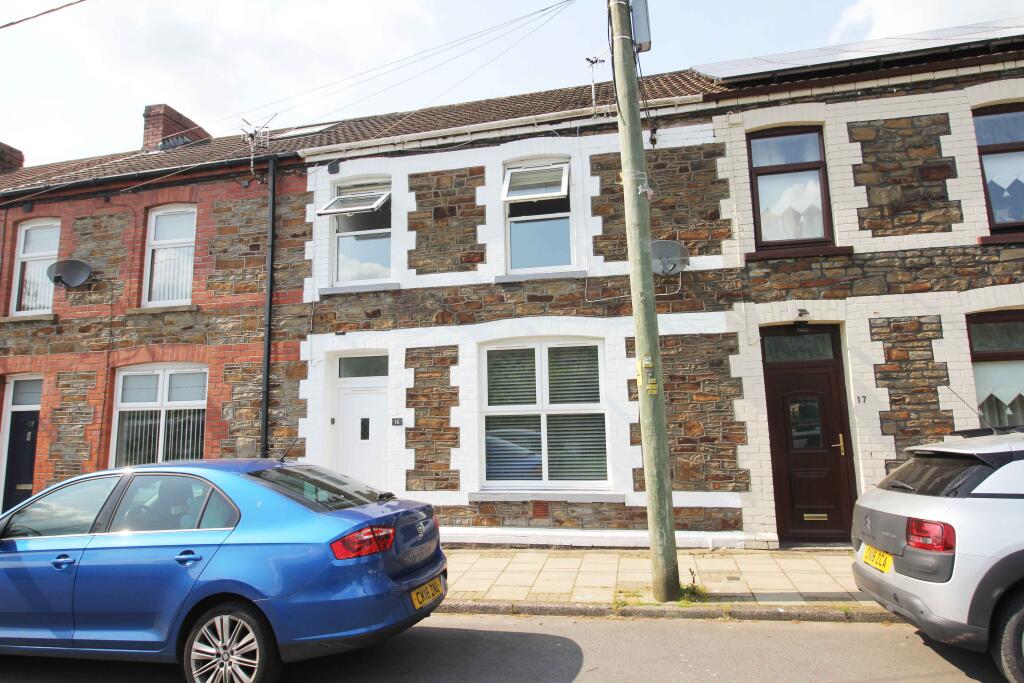 1 bed 1st Floor Flat for rent in Porth. From Landlords Letting Company