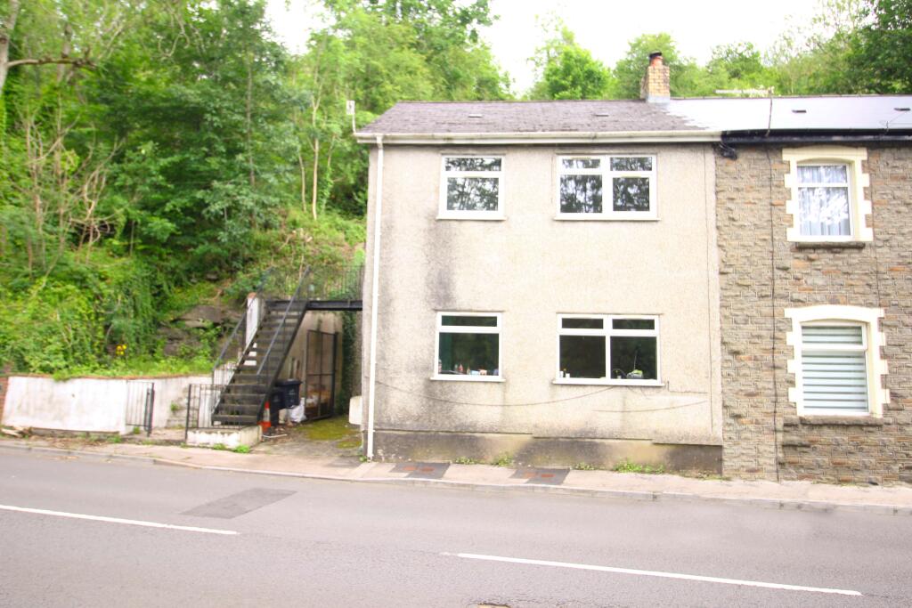 1 bed 1st Floor Flat for rent in Llanhilleth. From Landlords Letting Company