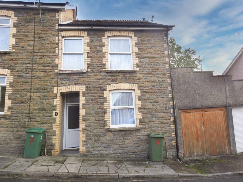 3 bed Mid Terraced House for rent in Llantrisant. From Landlords Letting Company 3 bed Mid Terraced House for rent in Llantrisant. From Landlords Letting Company