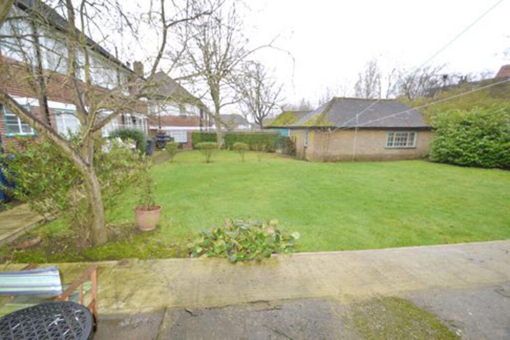 2 bed Annexe for rent in Finchley. From ABACO Estates - London - Sales