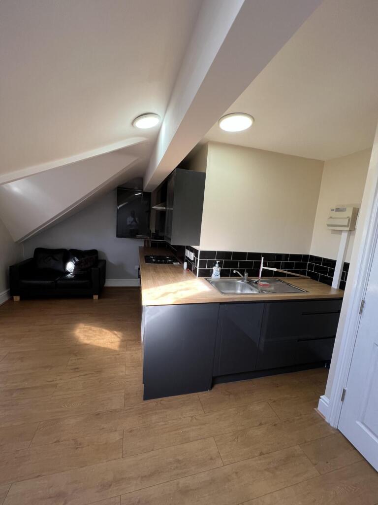 2 bed 1st Floor Flat for rent in Manchester. From 1 Click Move - Manchester