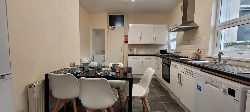 5 bed Detached for rent in Plymouth. From A Home After Halls - Plymouth