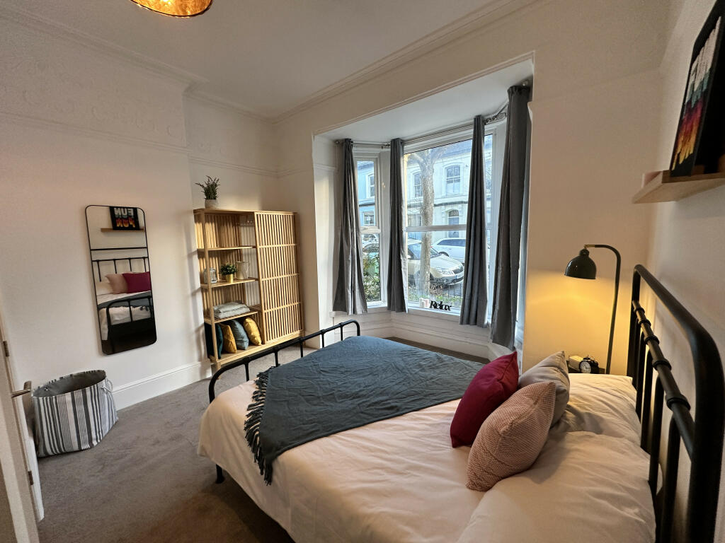 8 bed Mid Terraced House for rent in Plymouth. From A Home After Halls - Plymouth