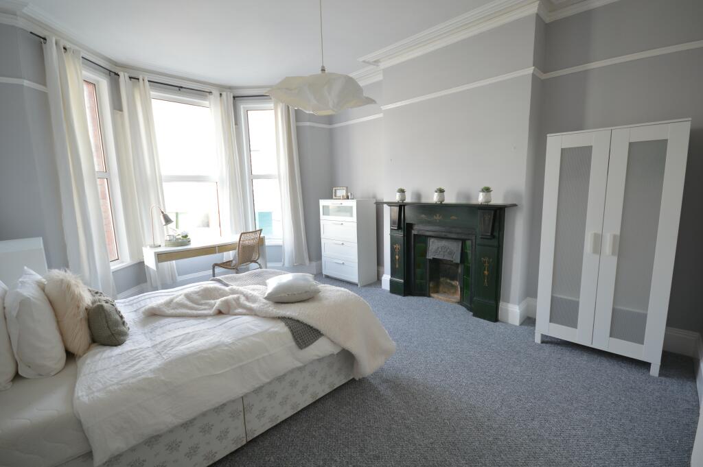 5 bed Mid Terraced House for rent in Plymouth. From A Home After Halls - Plymouth