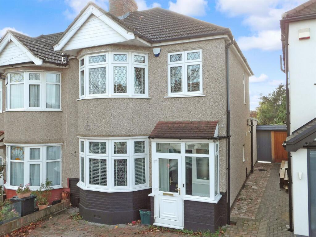 3 bed Semi Detached for rent in Woodford. From Abode - Woodford Green - Lettings 3 bed Semi Detached for rent in Woodford. From Abode - Woodford Green - Lettings
