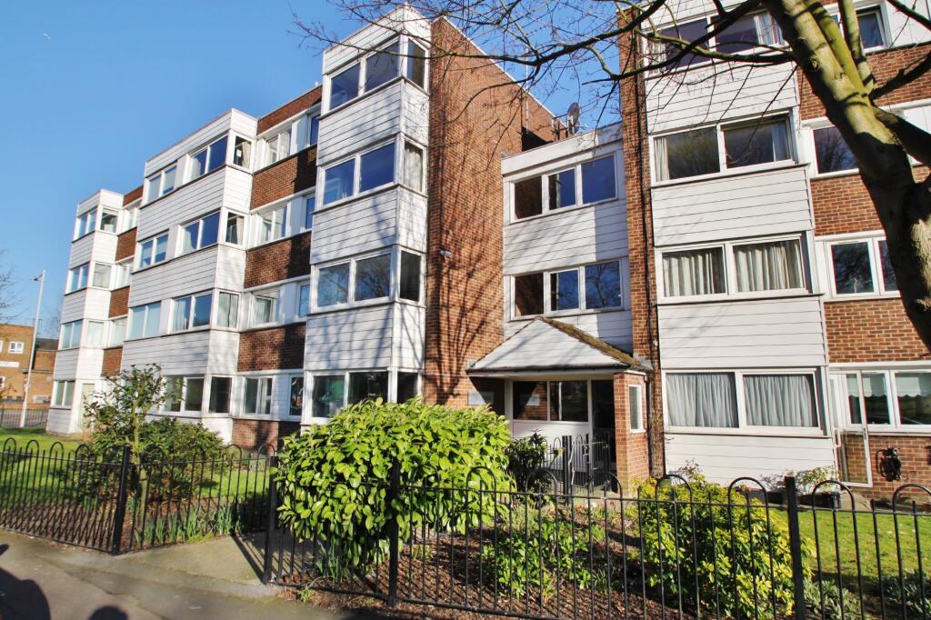 2 bed 1st Floor Flat for rent in Woodford. From Abode - Woodford Green - Lettings 2 bed 1st Floor Flat for rent in Woodford. From Abode - Woodford Green - Lettings