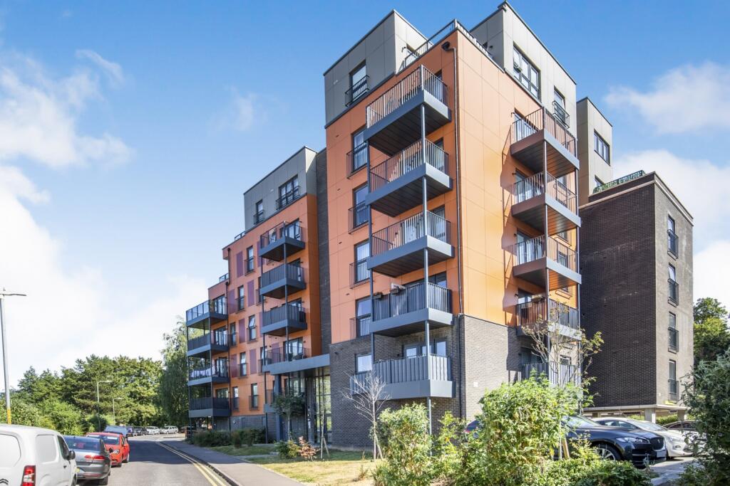 2 bed 1st Floor Flat for rent in Stone. From Acorn - Bexleyheath