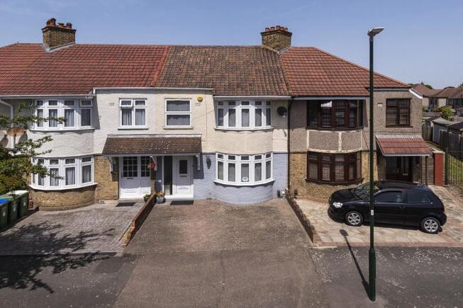 3 bed Mid Terraced House for rent in Bexley. From Acorn - Bexleyheath