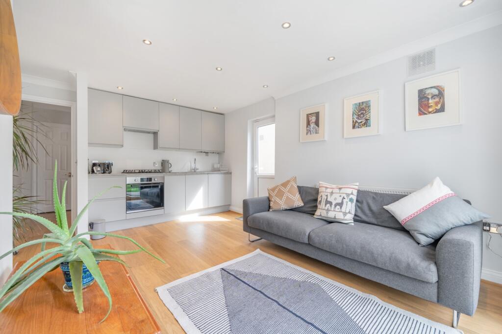 2 bed 1st Floor Flat for rent in Lewisham. From Acorn - Brockley