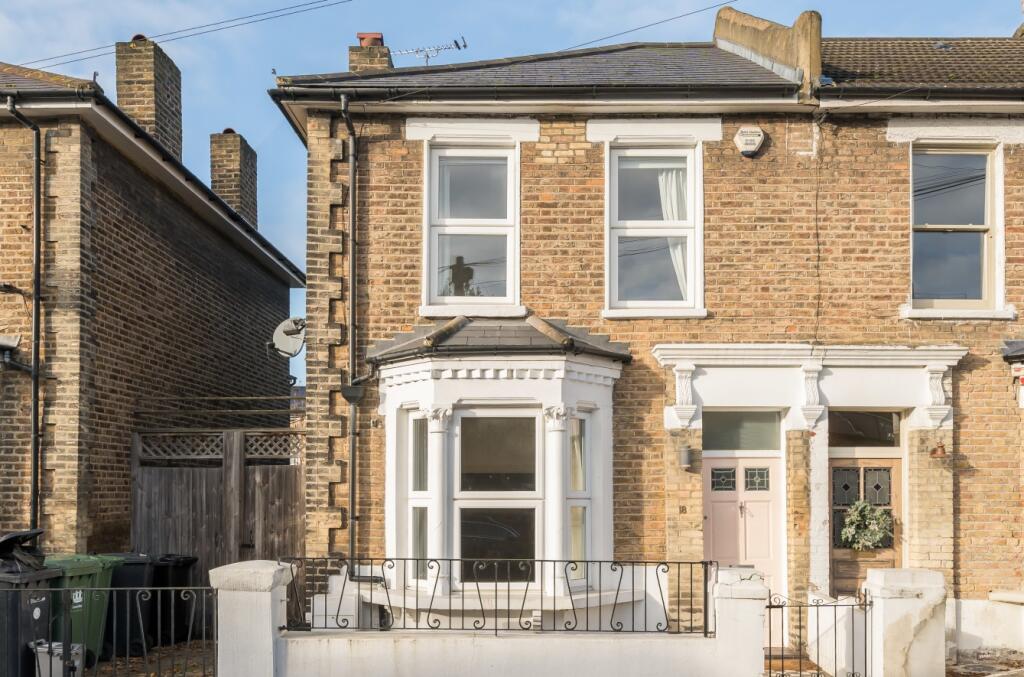 3 bed Semi Detached for rent in Lewisham. From Acorn - Brockley