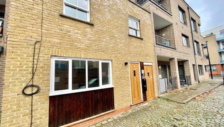 2 bed 1st Floor Flat for rent in Deptford. From Acorn - Brockley