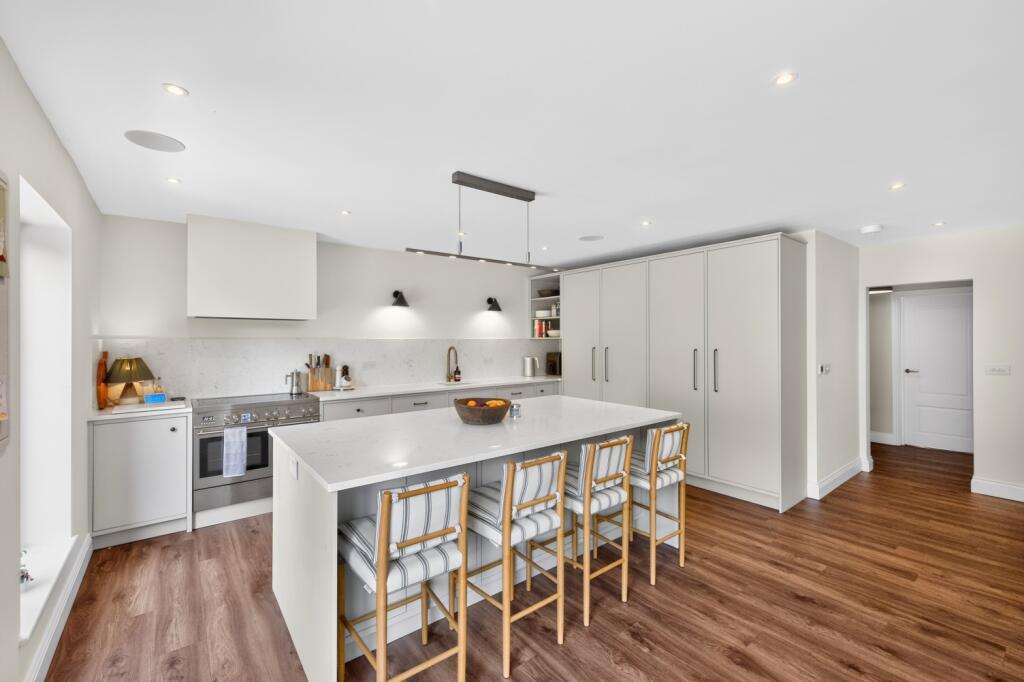 4 bed Semi Detached for rent in Lewisham. From Acorn - Brockley