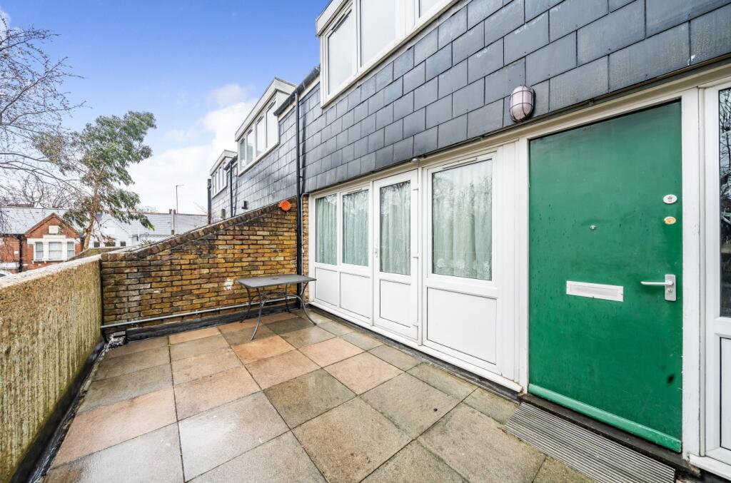 4 bed Maisonette for rent in Camberwell. From Acorn - Camberwell