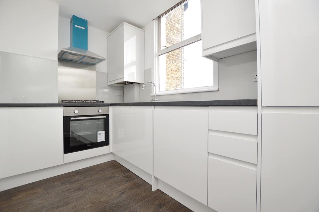 3 bed Flat for rent in Camberwell. From Acorn - Camberwell