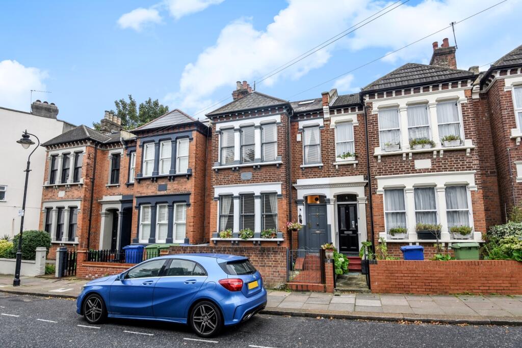 4 bed Semi-Detached House for rent in Camberwell. From Acorn - Camberwell