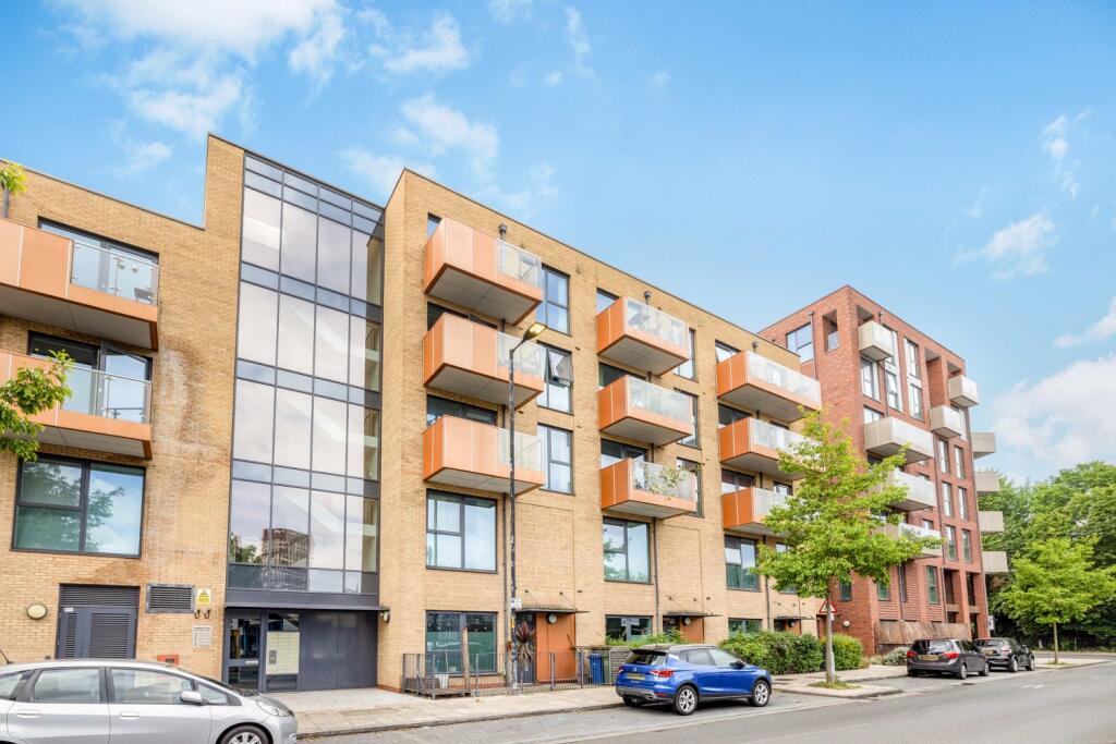1 bed 1st Floor Flat for rent in Camberwell. From Acorn - Camberwell