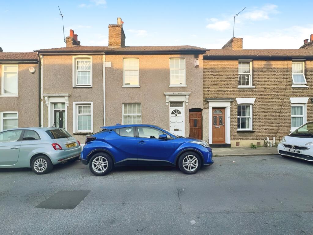 3 bed Mid Terraced House for rent in Crayford. From ubaTaeCJ