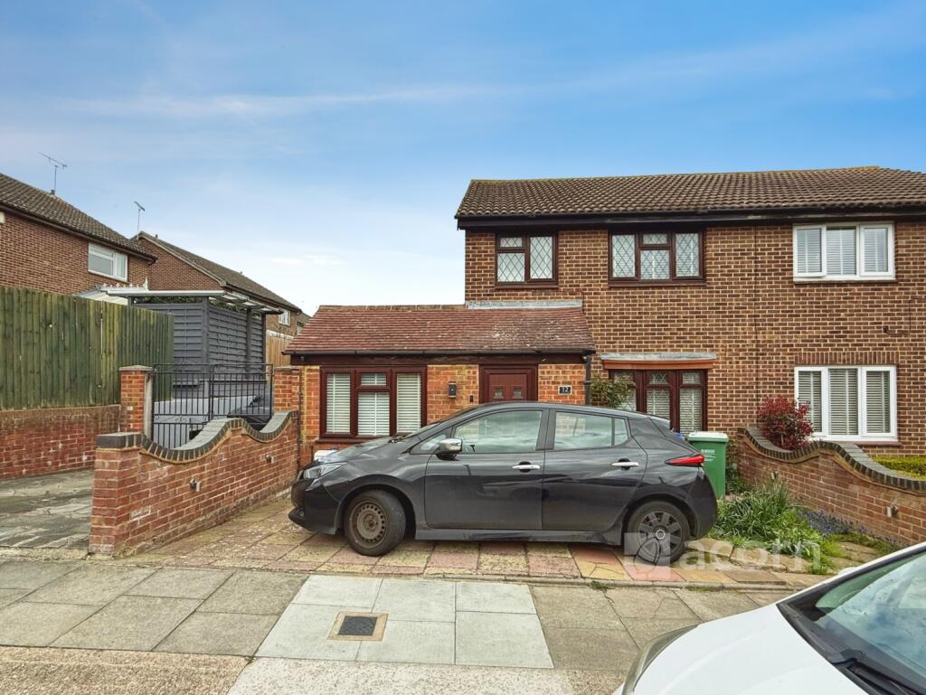 4 bed Semi Detached for rent in Crayford. From Acorn - Dartford