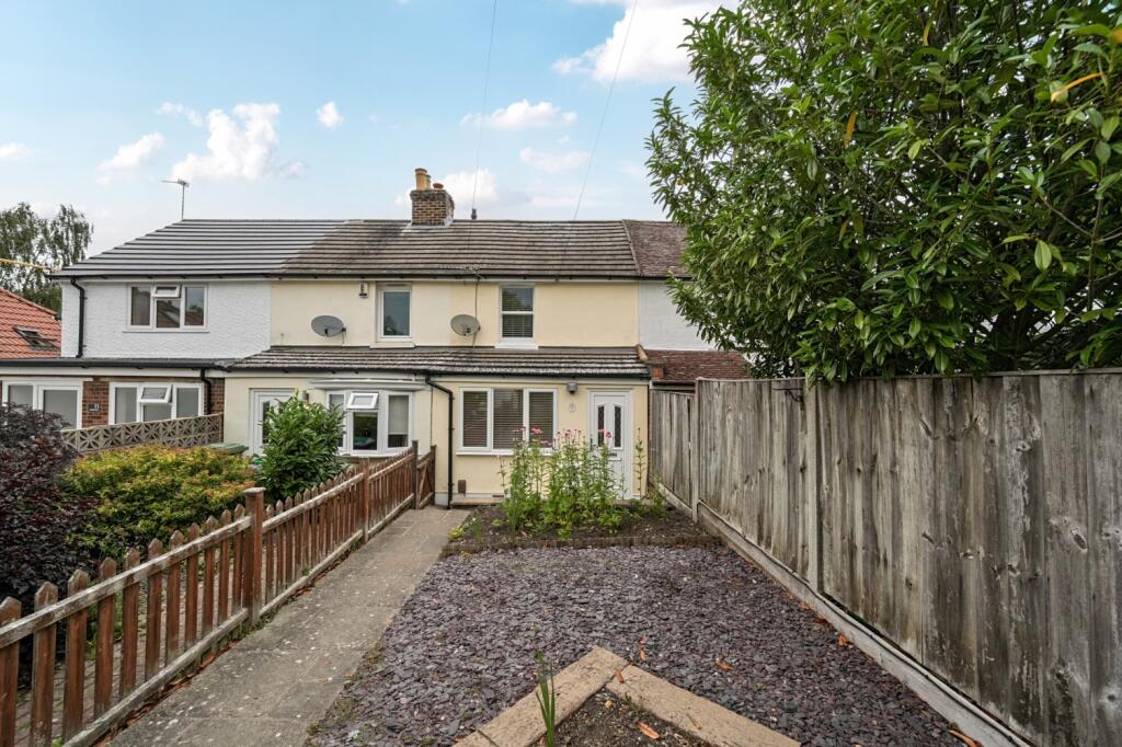2 bed Mid Terraced House for rent in Hawley. From Acorn - Dartford