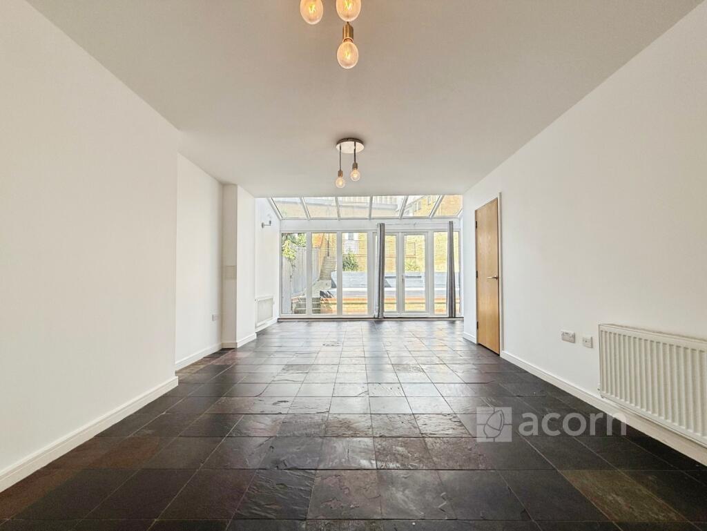 4 bed End of Terrace for rent in Stone. From Acorn - Dartford 4 bed End of Terrace for rent in Stone. From Acorn - Dartford