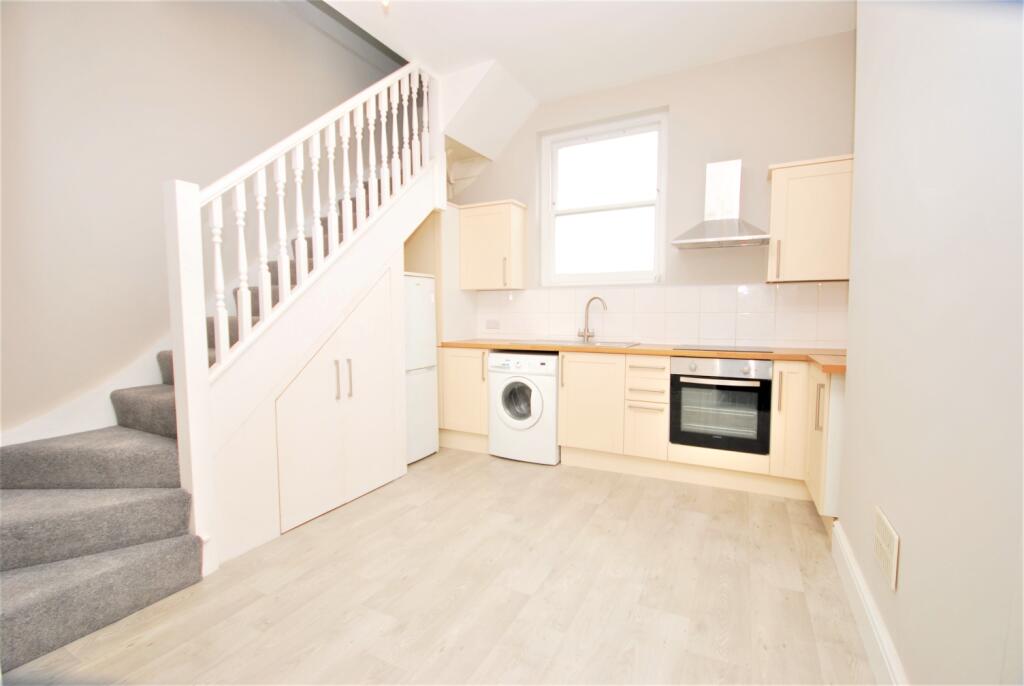 3 bed Maisonette for rent in Camberwell. From Acorn - Dulwich