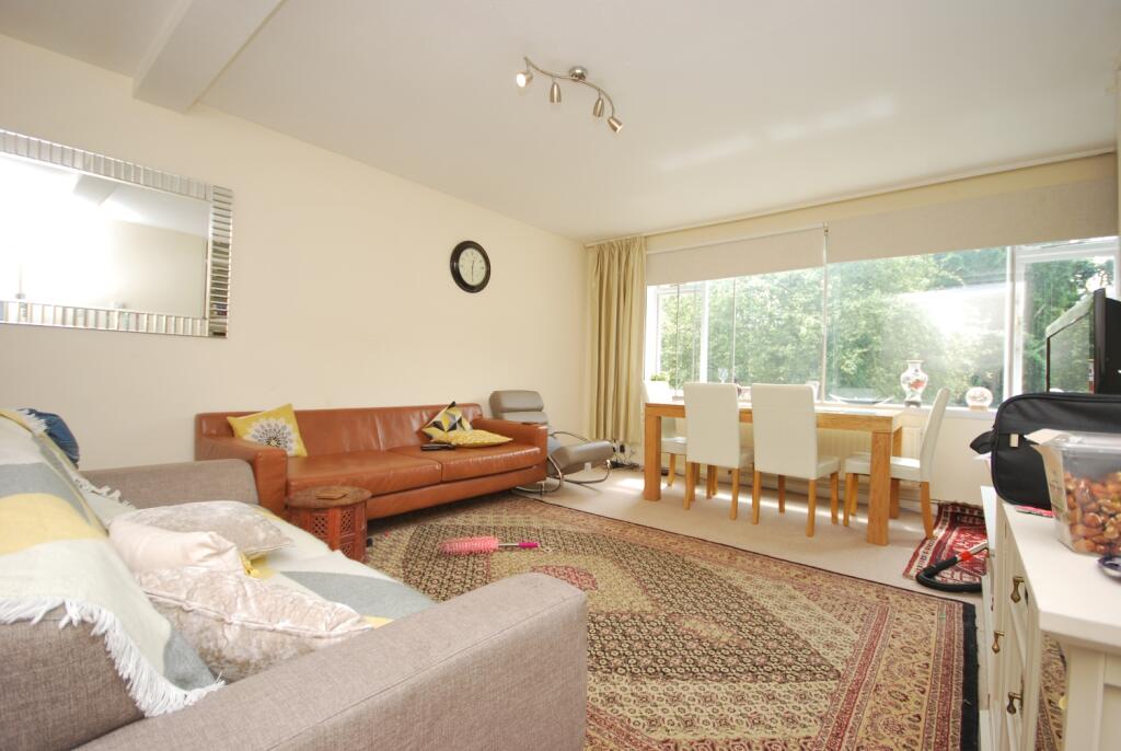 3 bed Flat for rent in Streatham. From Acorn - Dulwich