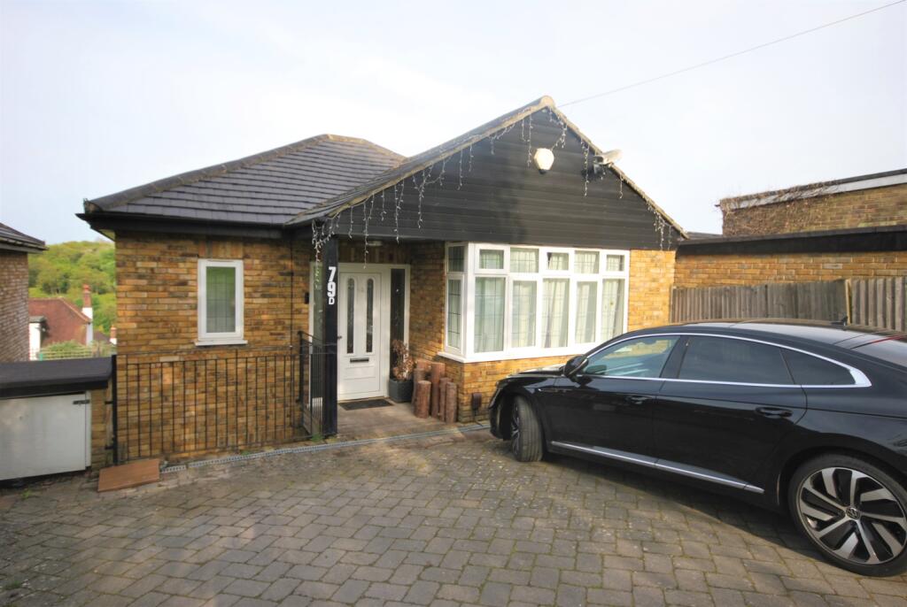 3 bed Mid Terraced House for rent in Purley. From Acorn - Dulwich