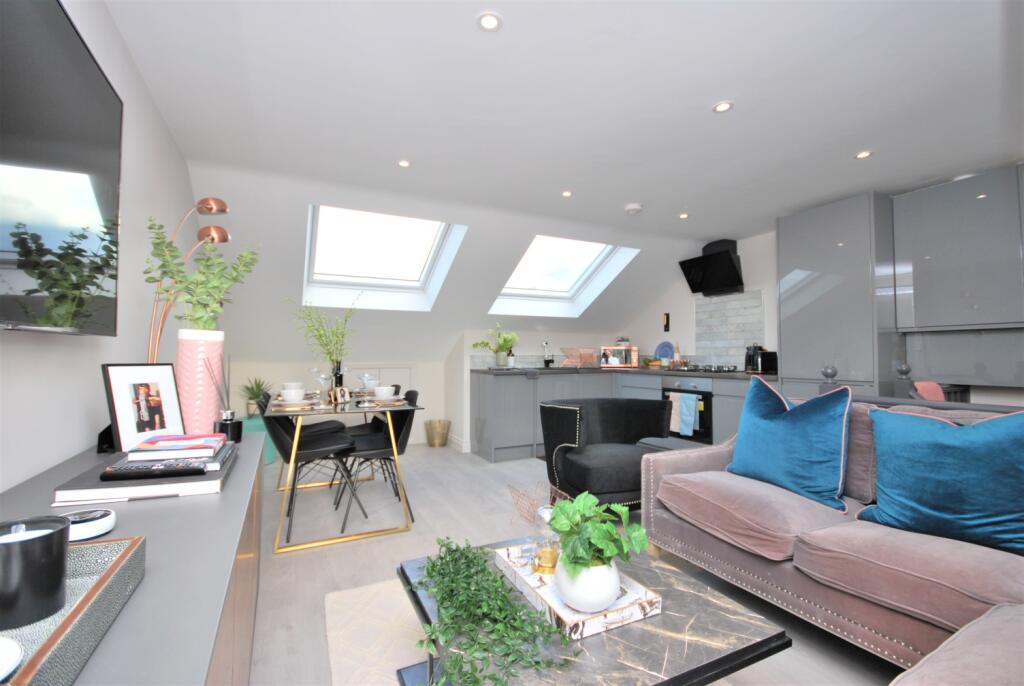 4 bed 1st Floor Flat for rent in Camberwell. From Acorn - Dulwich 4 bed 1st Floor Flat for rent in Camberwell. From Acorn - Dulwich