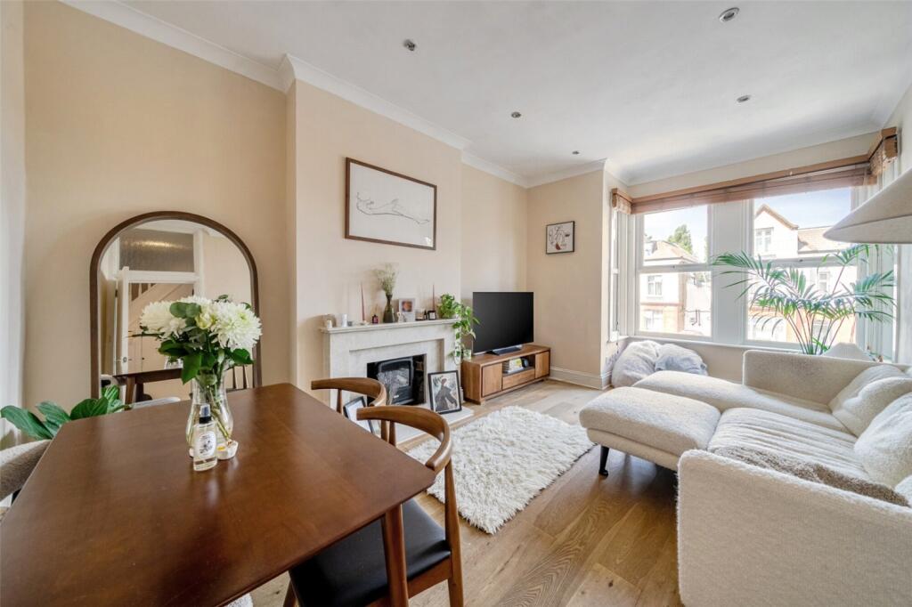 2 bed 1st Floor Flat for rent in Catford. From Acorn - Dulwich