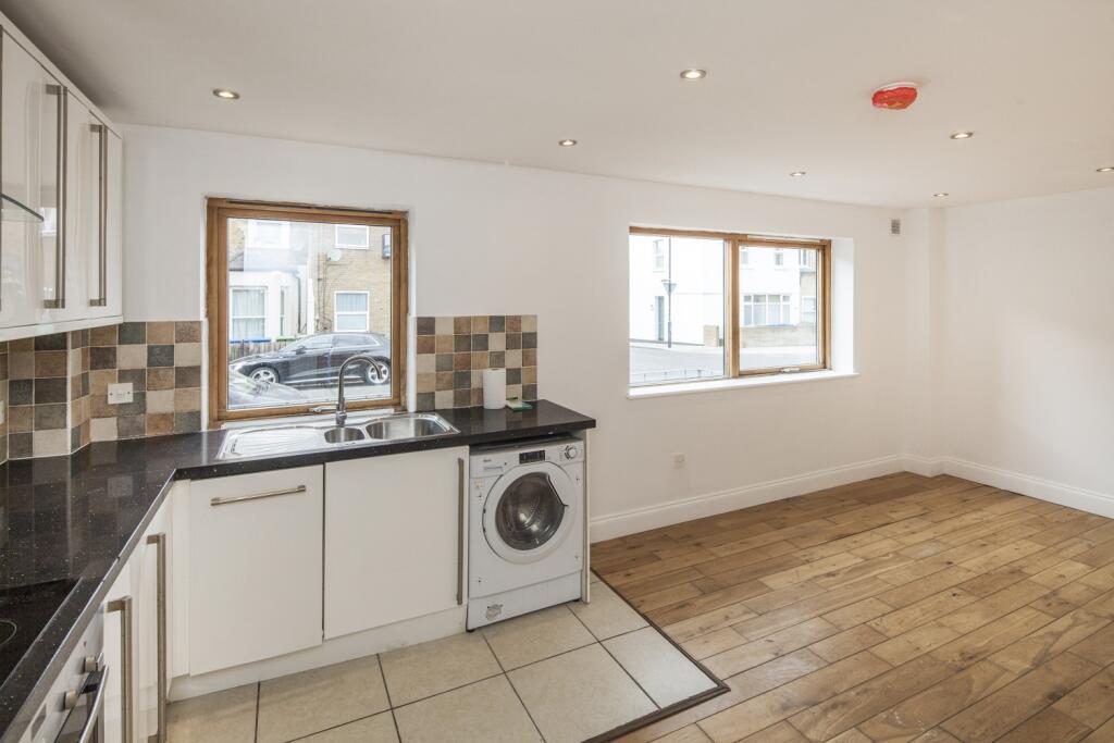 1 bed 1st Floor Flat for rent in Camberwell. From Acorn - Dulwich