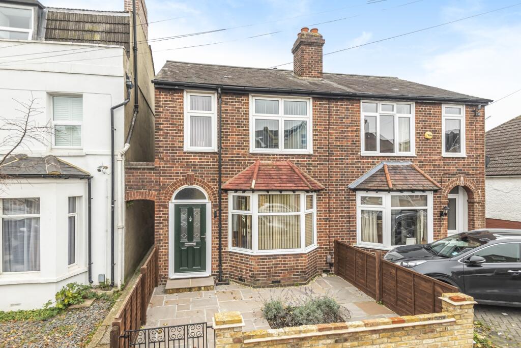 3 bed Semi-Detached House for rent in Eltham. From Acorn - Eltham