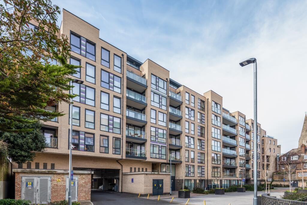2 bed 1st Floor Flat for rent in Eltham. From John Payne - Eltham
