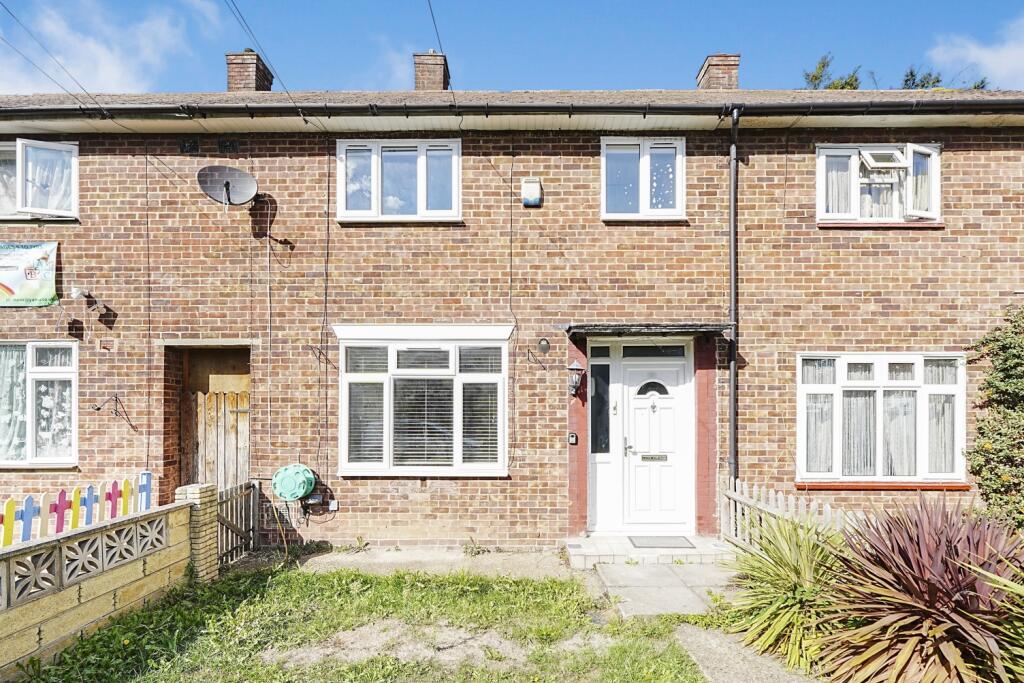3 bed Mid Terraced House for rent in Eltham. From John Payne - Eltham 3 bed Mid Terraced House for rent in Eltham. From John Payne - Eltham
