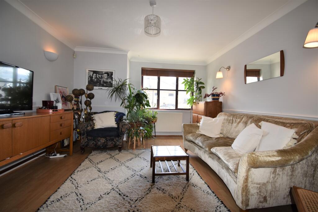 2 bed Town House for rent in Lewisham. From Acorn - Lewisham