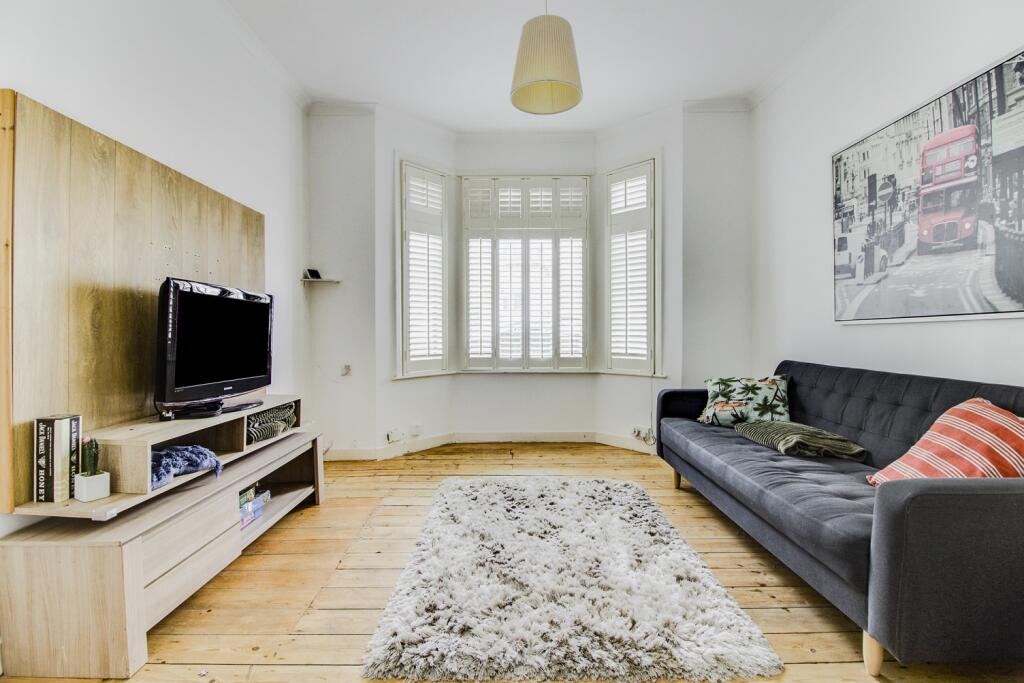 4 bed Mid Terraced House for rent in Lewisham. From Acorn - Lewisham