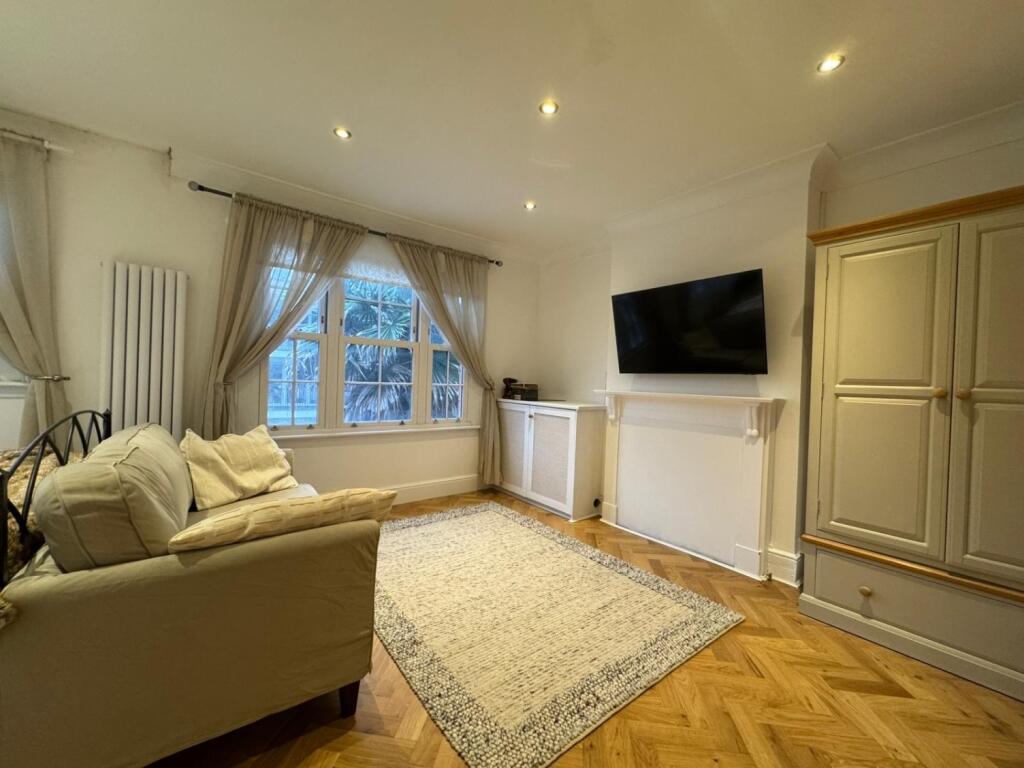 1 bed House Share for rent in London. From Acorn - Lewisham