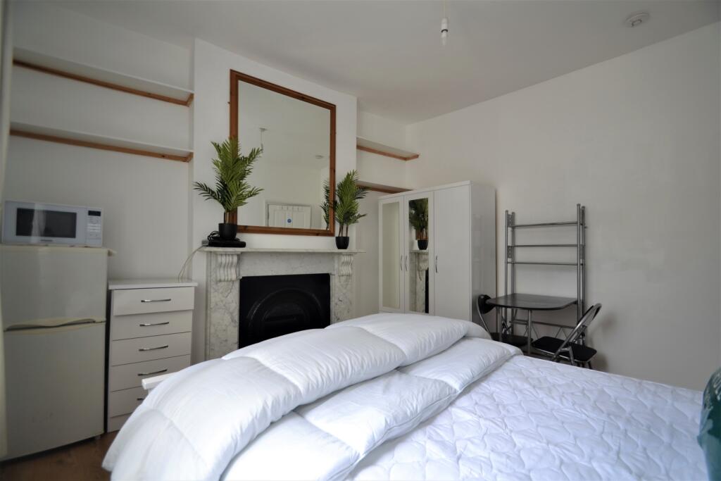 4 bed House Share for rent in Lewisham. From Acorn - Lewisham