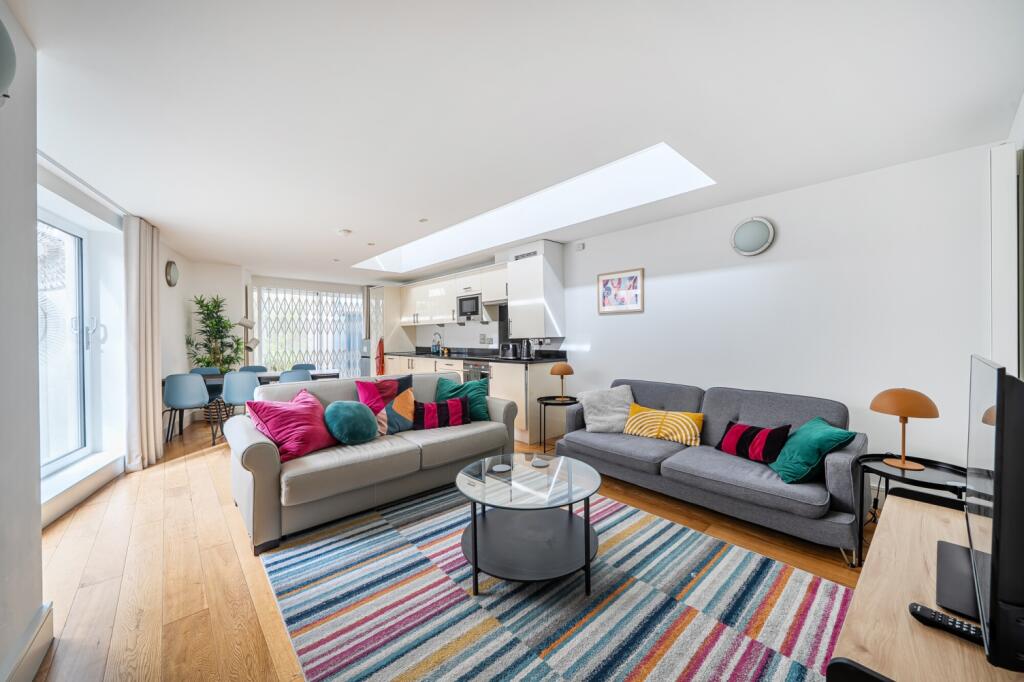 2 bed 1st Floor Flat for rent in Bermondsey. From Acorn - London Bridge