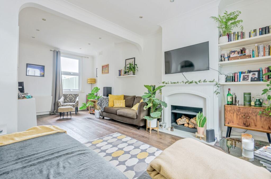 2 bed Mid Terraced House for rent in Bermondsey. From Acorn - London Bridge 2 bed Mid Terraced House for rent in Bermondsey. From Acorn - London Bridge
