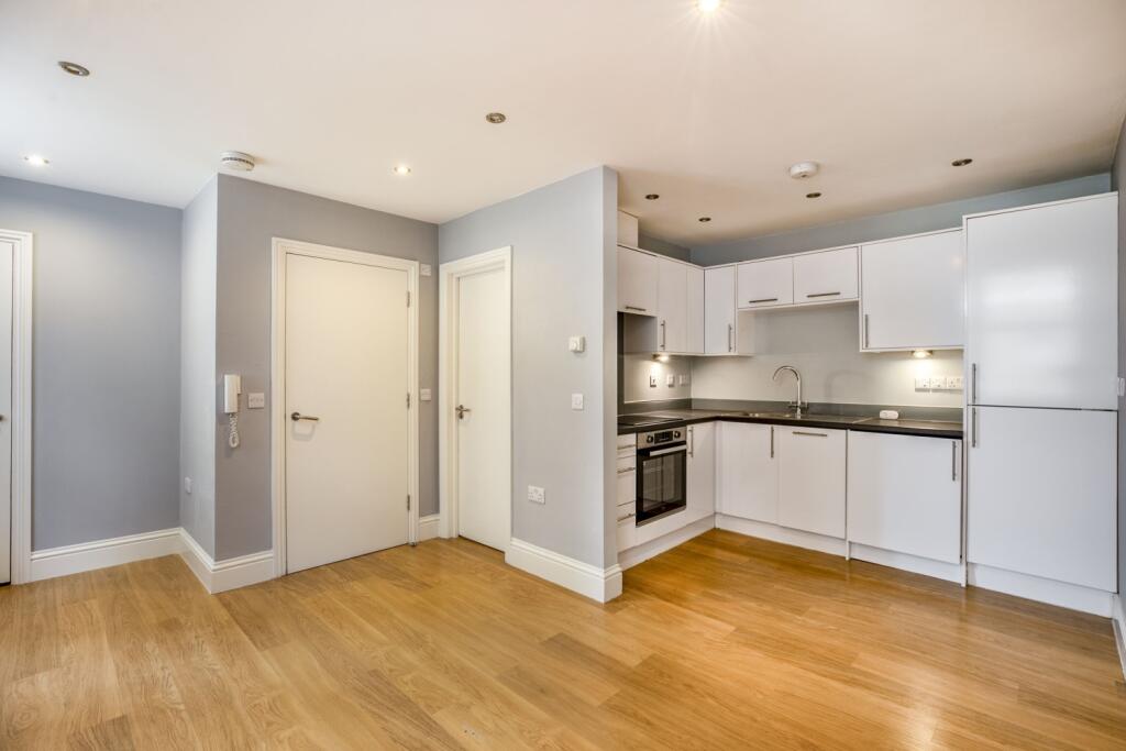 1 bed 1st Floor Flat for rent in Bermondsey. From Acorn - London Bridge 1 bed 1st Floor Flat for rent in Bermondsey. From Acorn - London Bridge