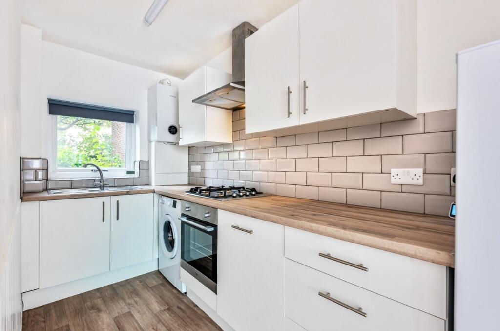 1 bed Flat for rent in Camberwell. From Acorn - Peckham Rye